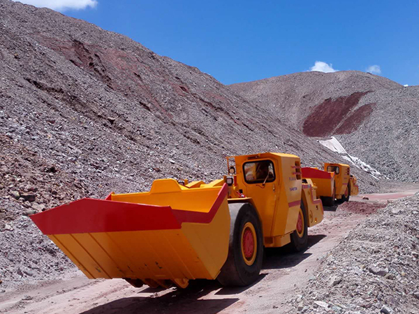 &iquest;C&oacute;mo se transportan los camiones mineros subterr&aacute;neos?